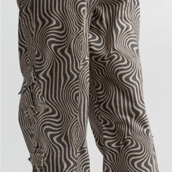 Gently loved Black and Beige Patterned Y2K Cargo pants by Urban Outfitters BDG - Picture 10 of 11